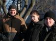 Сім'я возз'єдналася​: Олег Сенцов вивіз з Криму власну маму і хворого сина, котрий не піддався на проросійську агітацію своєї матері