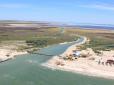Купатися неможливо: Вражаючі наслідки шторму на Азовському морі (фото)