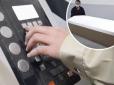 Наступний апгрейд - мішок паперовий похоронний? В окупованому Криму вирішили ховати людей у картонних трунах, щоб економити (відео)